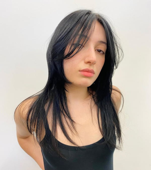 scanty-wolf-haircut-with-see-through-curtain-bangs Scanty Wolf Haircut with See-Through Curtain Bangs