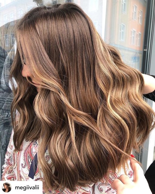 Beautiful cappuccino hair color.