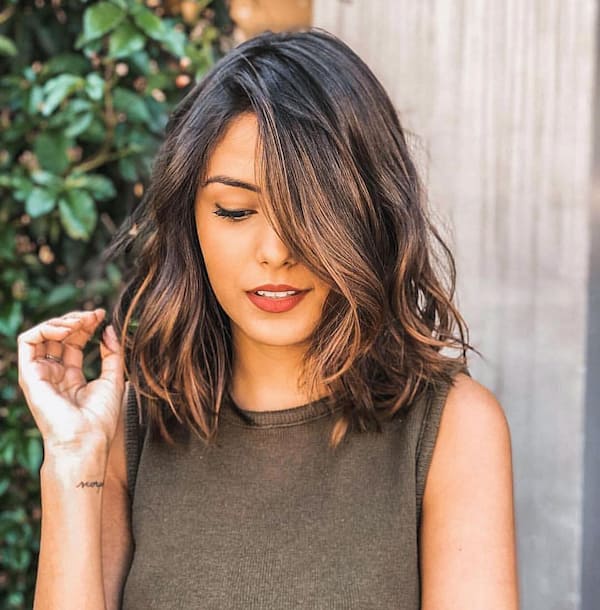 Side Parted Wavy Bob