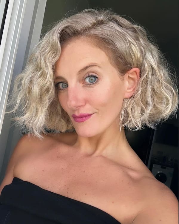 Side-parted Wavy Bob Haircut