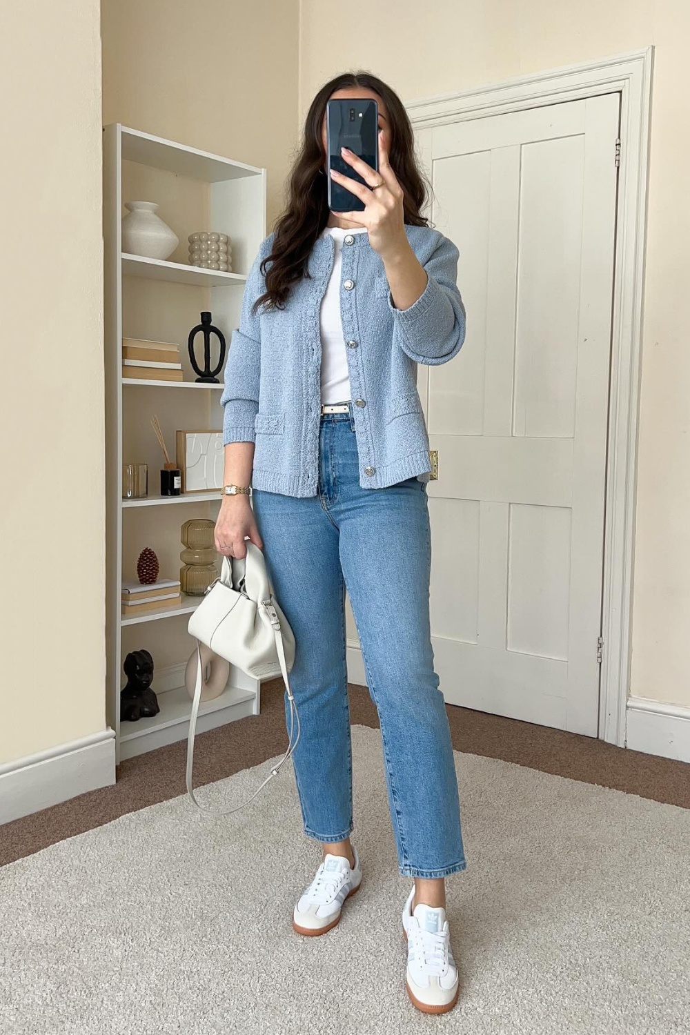 spring-outfits-2 Casual Chic Cardigan and Jeans