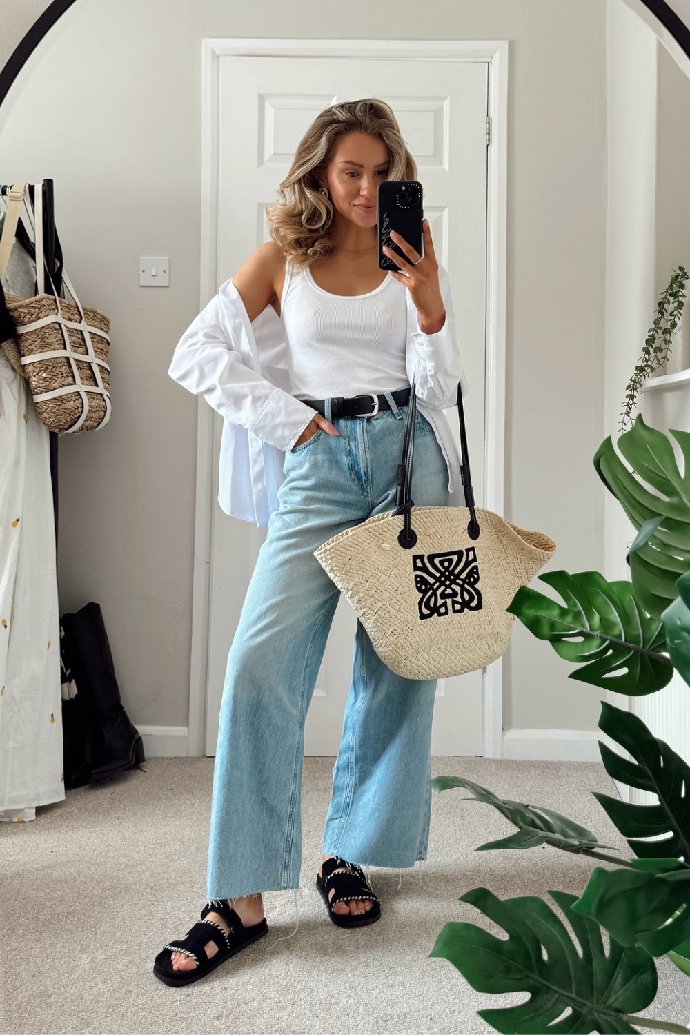 spring-outfits-22 Layered White-on-White with Denim