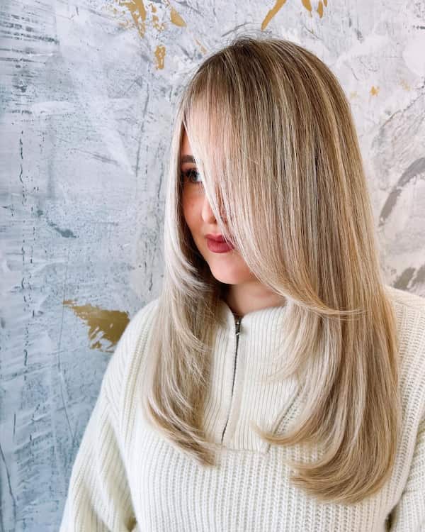 summer-butterfly-haircut-with-long-curtain-bangs Summer Butterfly Haircut with Long Curtain Bangs