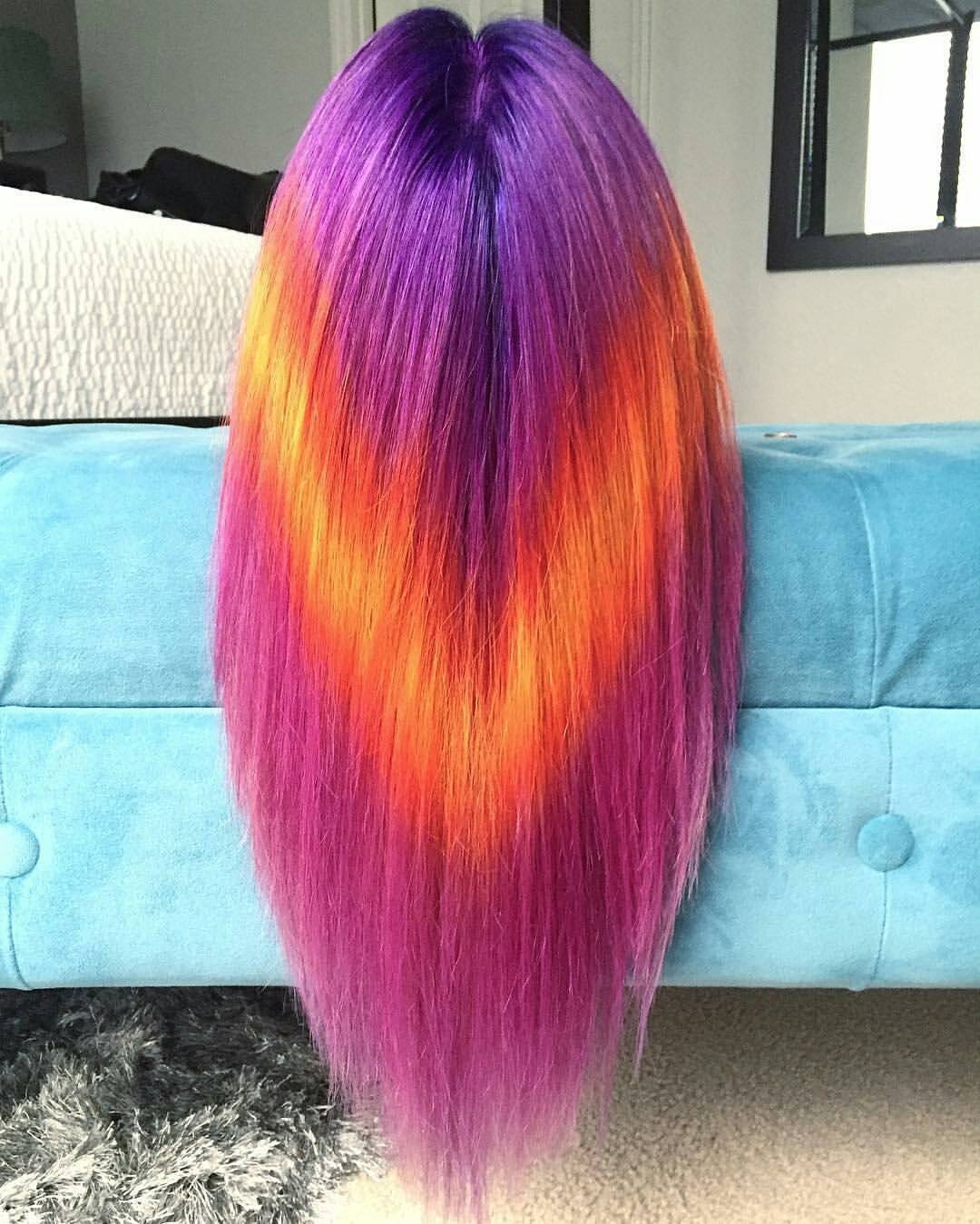 Gorgeous splashlights on long straight hair.