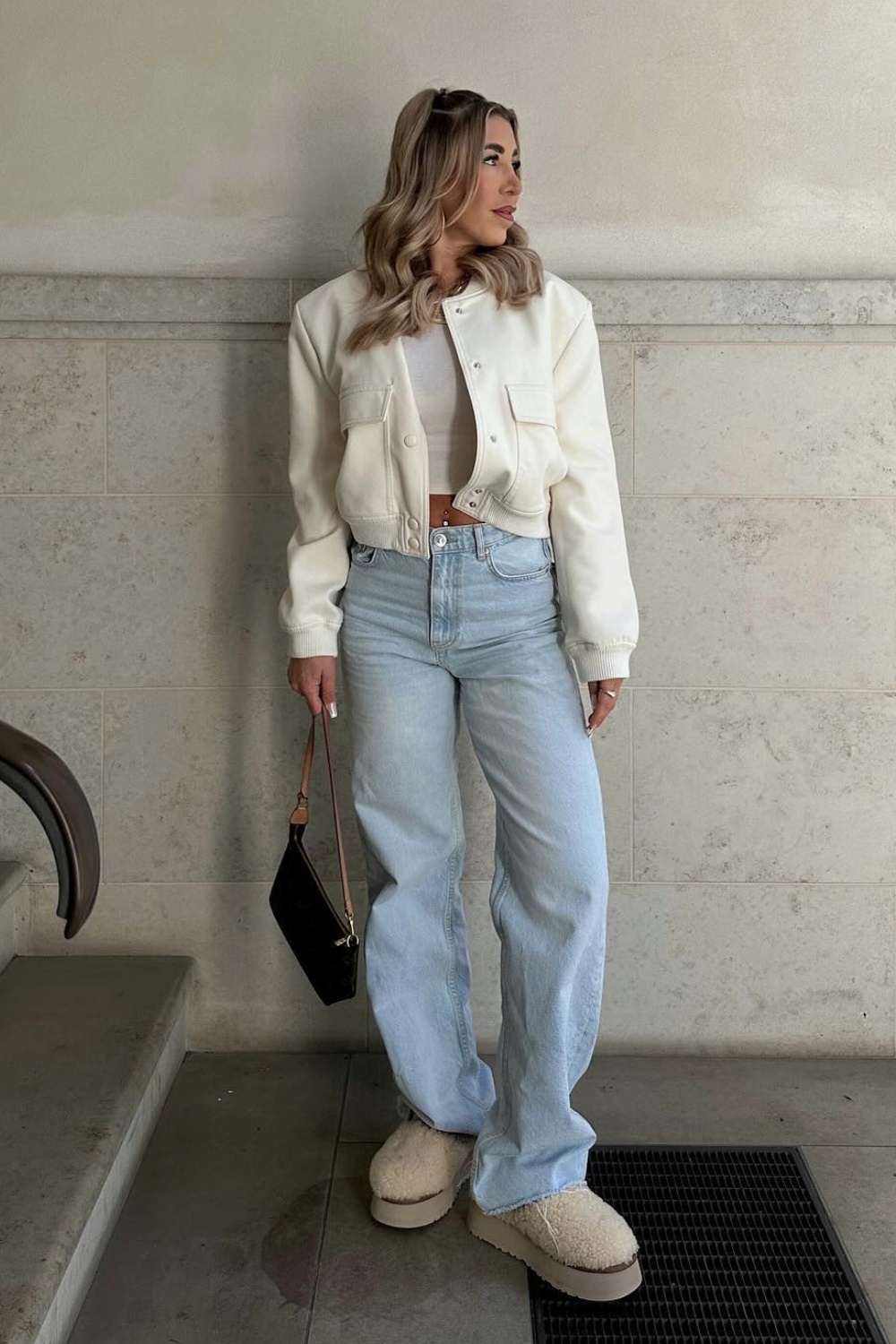 ugg-outfits-3 Crop Top and Wide-Leg Jeans