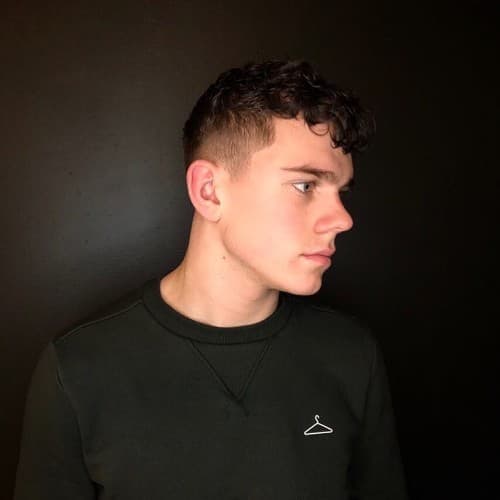 undercut-medium-top UNDERCUT + MEDIUM TOP