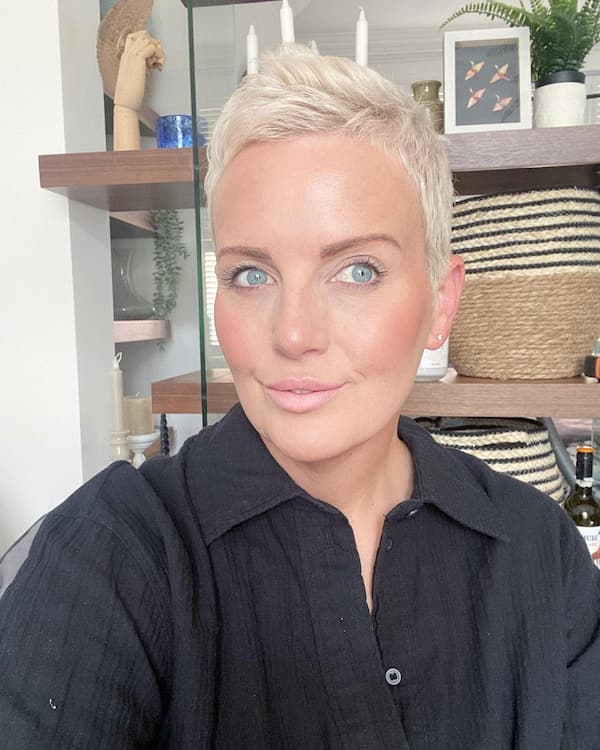 very-short-gray-pixie-haircut Very Short Gray Pixie Haircut