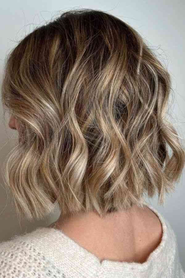Wavy Shaggy Lob with Balayage