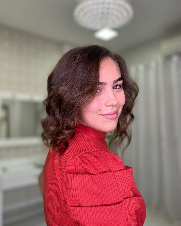 wavy-textured-medium-length-haircut Wavy Textured Medium Length Haircut