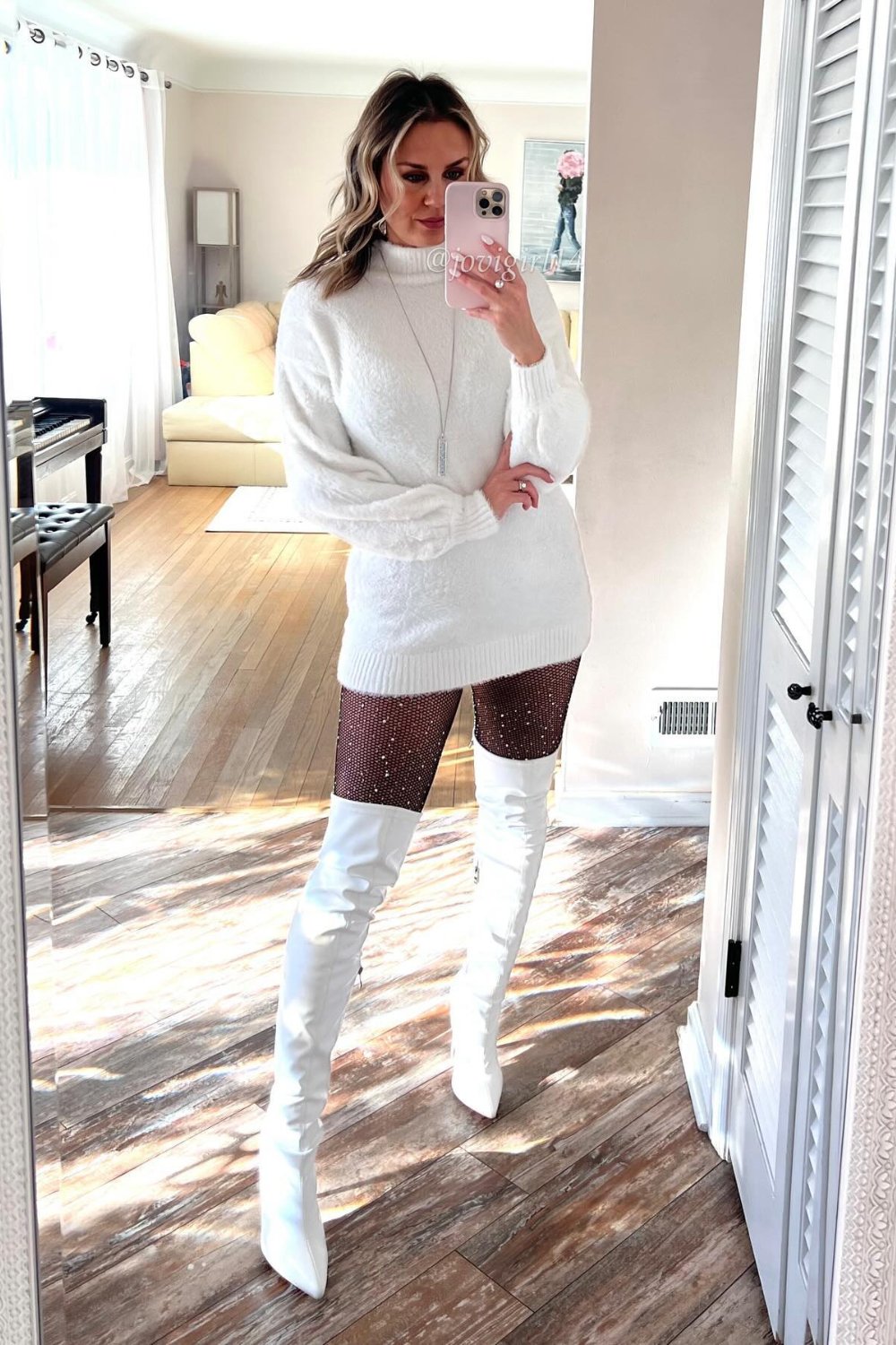 white-boot-outfits-9 Oversized Sweater, Sequin Tights & Thigh-High Boots