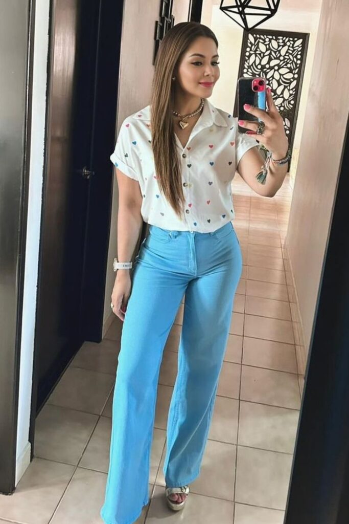 wide-leg-jeans-outfit-ideas-22-683x1024-1 Heart Print Shirt and Light Blue Denim