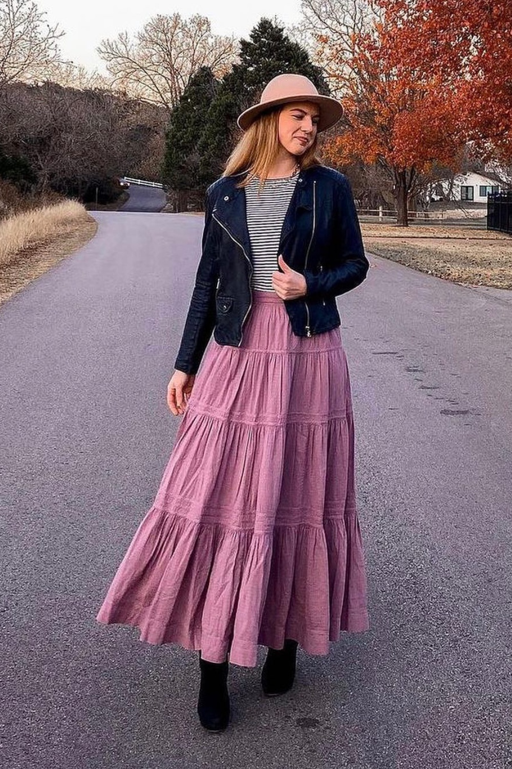 winter-skirt-outfit-13 Boho Layers: Leather Jacket and Tiered Maxi