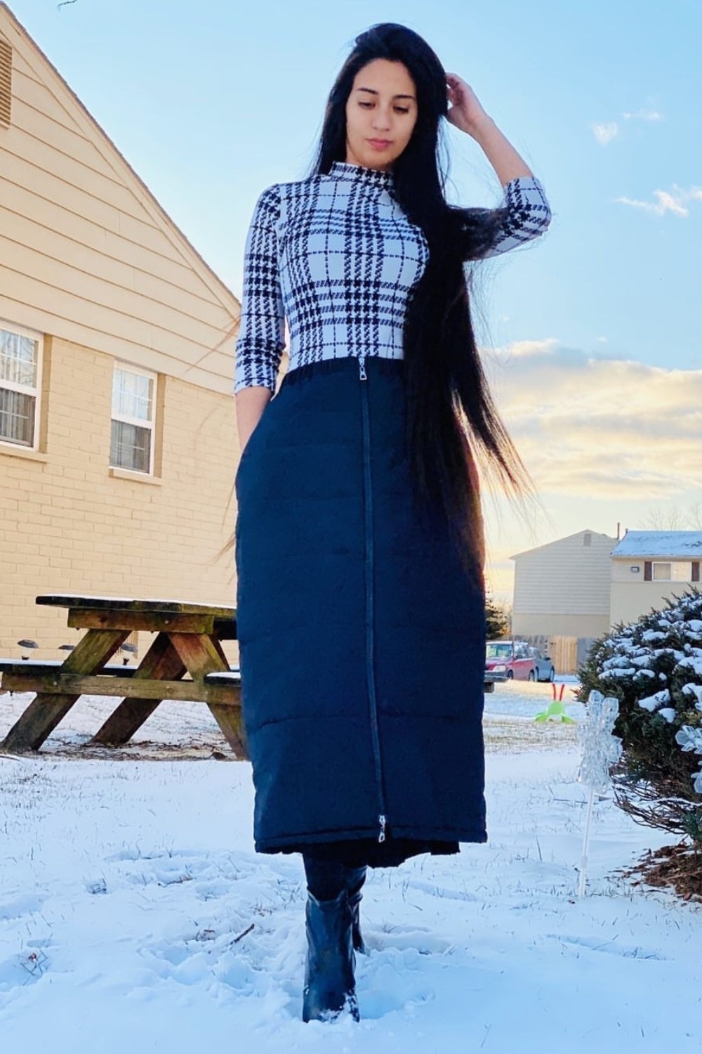 winter-skirt-outfit-2 Sleek and Chic: Turtleneck and Maxi Skirt