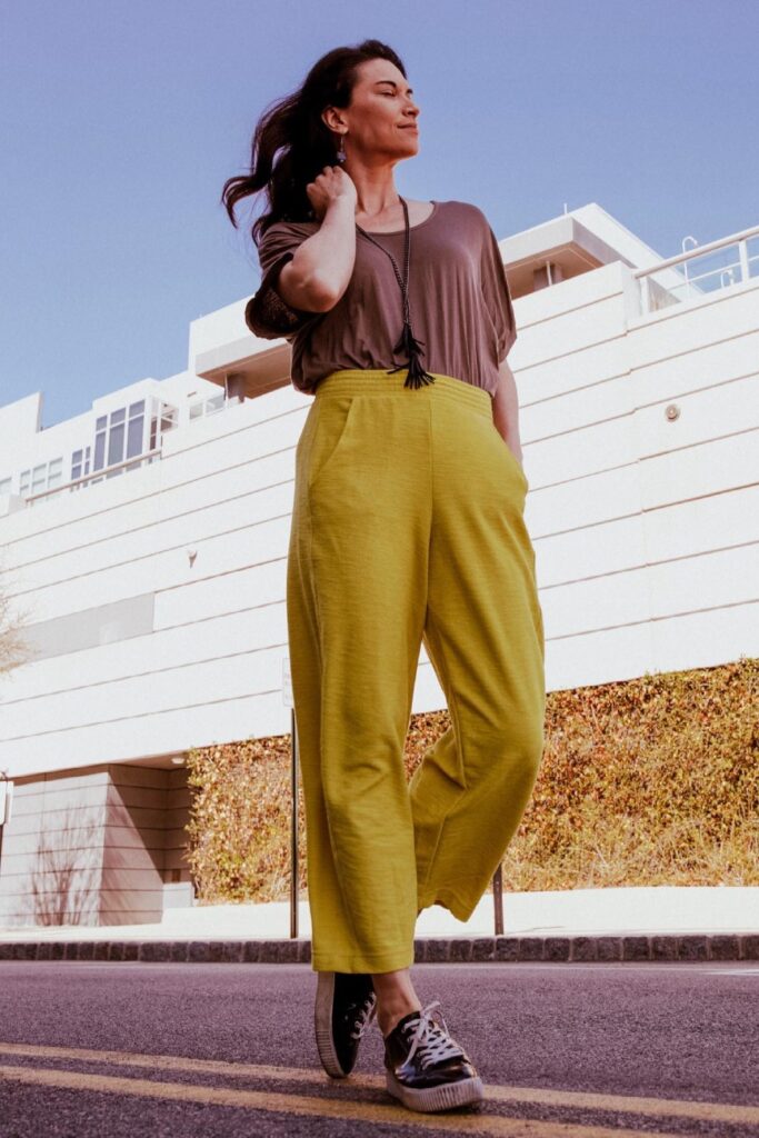 yellow-pants-outfit-ideas-16-683x1024-1 Earthy Tones with a Pop